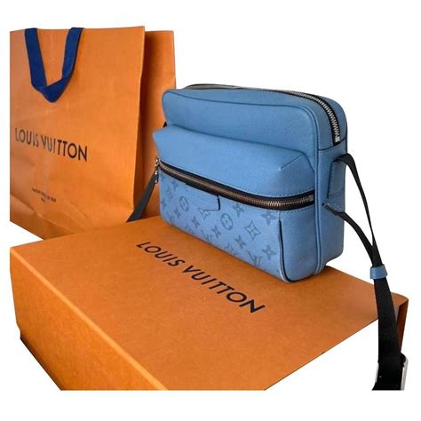 louis vuitton sacoche bleu|sac louis vuitton soldes.